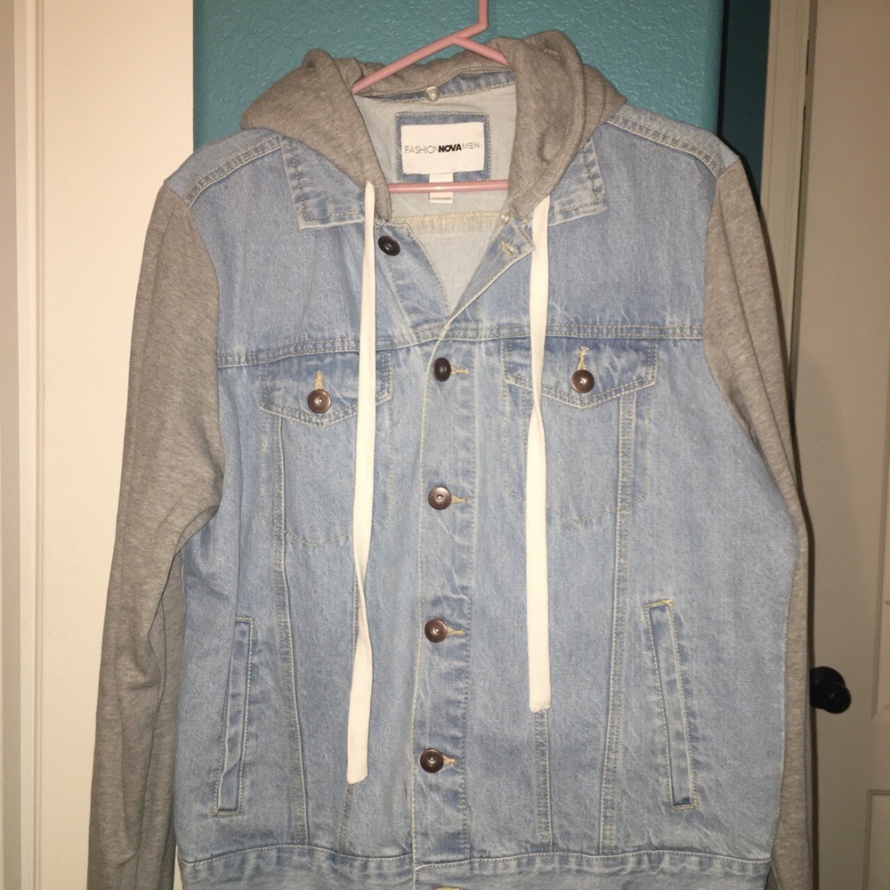 Fashion Nova Men’s denim jacket (DROPPED PRICE!)